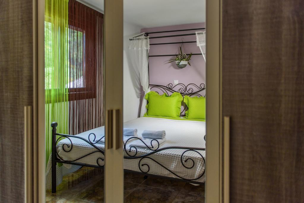 Simon King Appartement Vourvourou Buitenkant foto